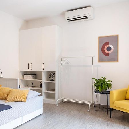 Studio Apartment Les - 4 Min Walk From Amphiteatre Pula Exterior photo