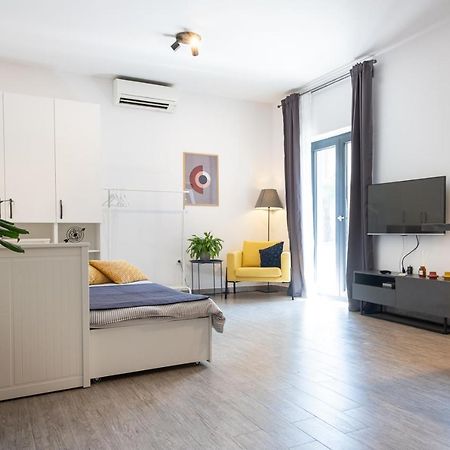 Studio Apartment Les - 4 Min Walk From Amphiteatre Pula Exterior photo