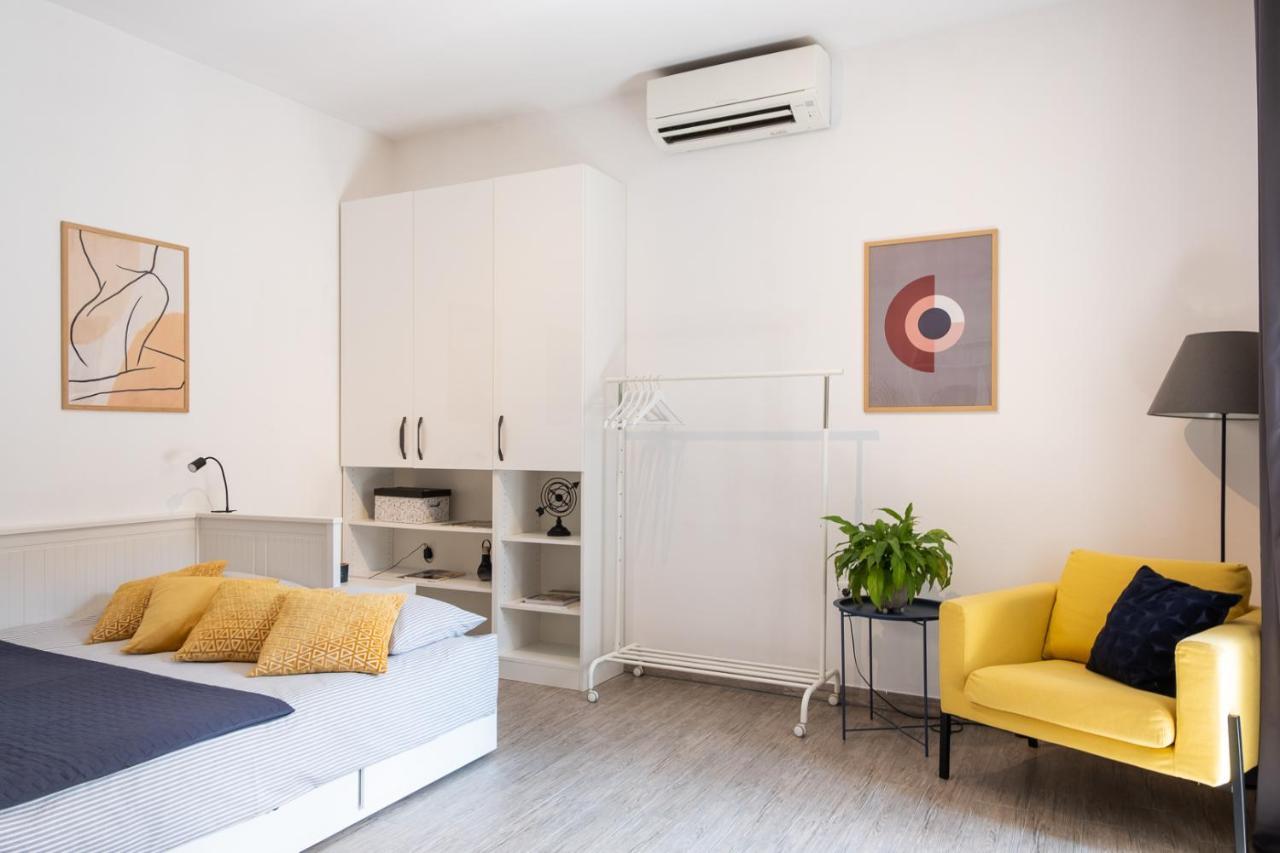 Studio Apartment Les - 4 Min Walk From Amphiteatre Pula Exterior photo