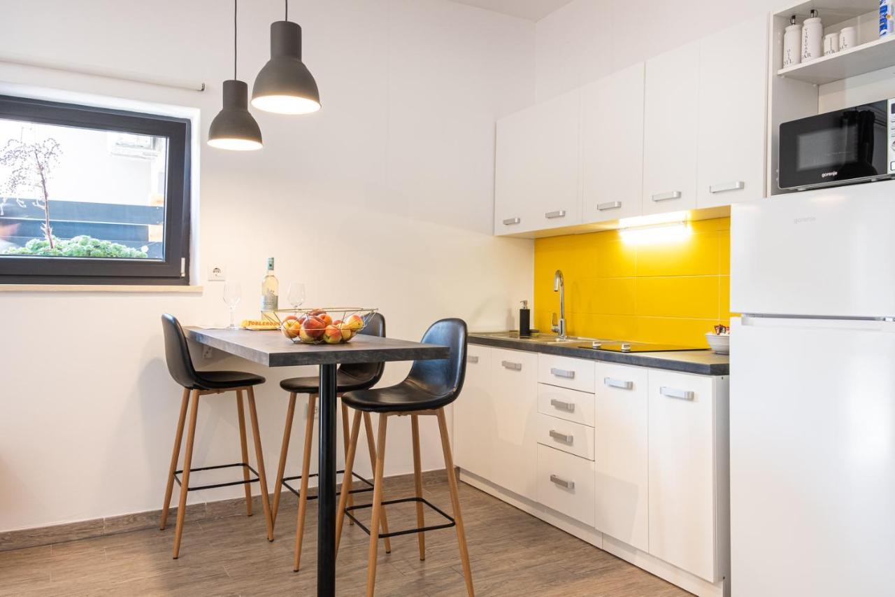Studio Apartment Les - 4 Min Walk From Amphiteatre Pula Exterior photo