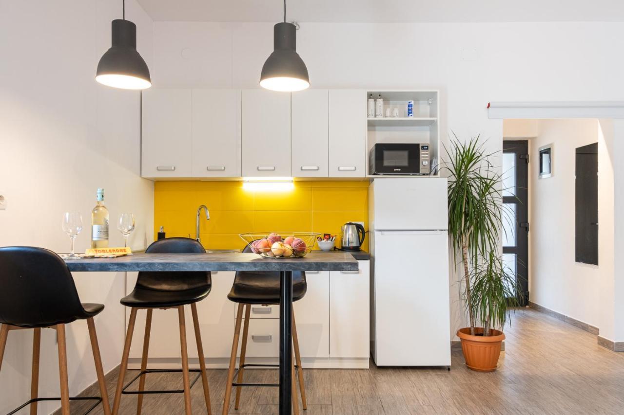 Studio Apartment Les - 4 Min Walk From Amphiteatre Pula Exterior photo