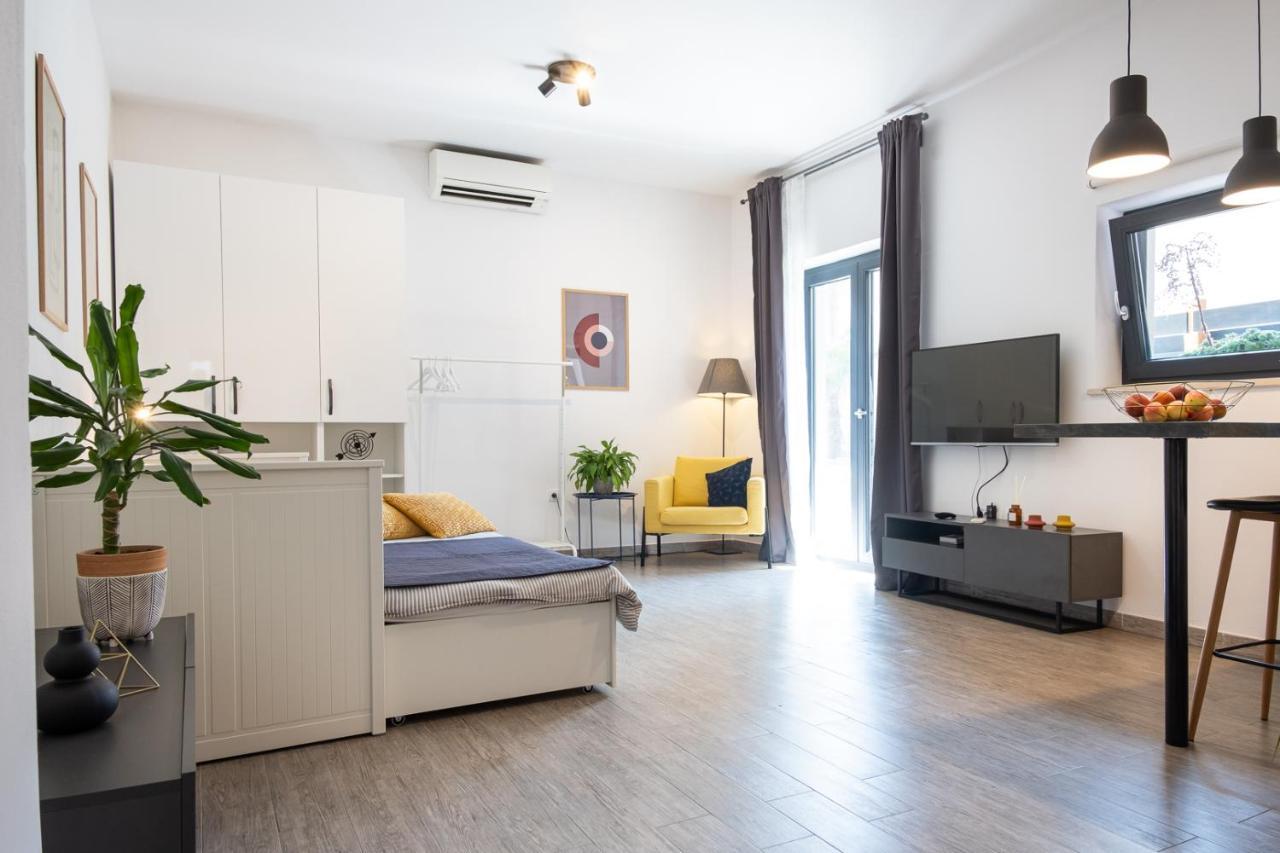 Studio Apartment Les - 4 Min Walk From Amphiteatre Pula Exterior photo